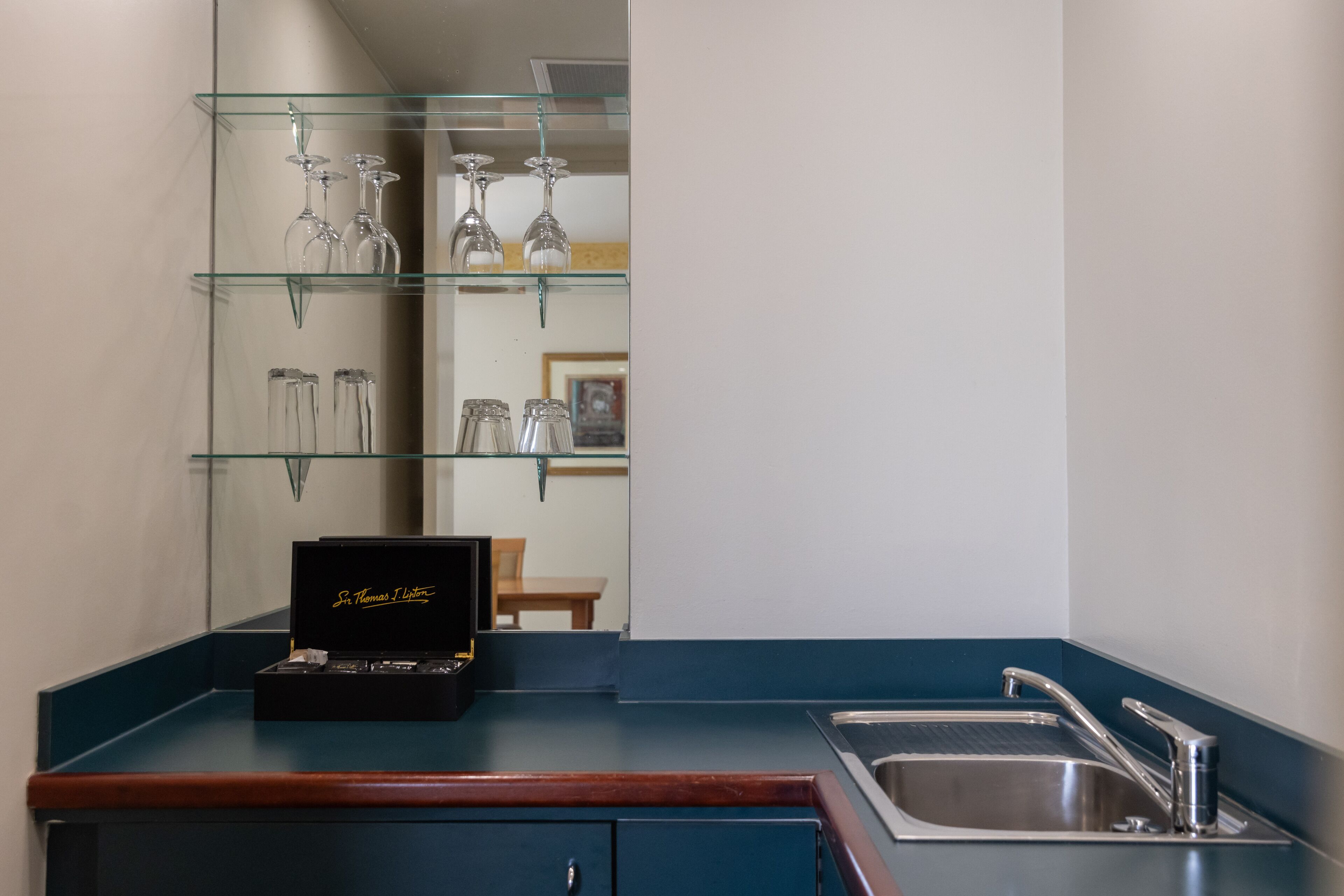 grand suite | in-room safe, iron/ironing board, free wifi, bed sheets