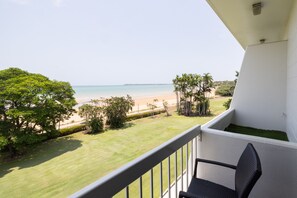 Deluxe Room, 1 King Bed, Ocean View | Terrace/patio