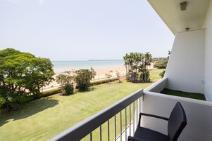 Quarto luxo, 1 cama King, vista para o oceano | Terraço/pátio