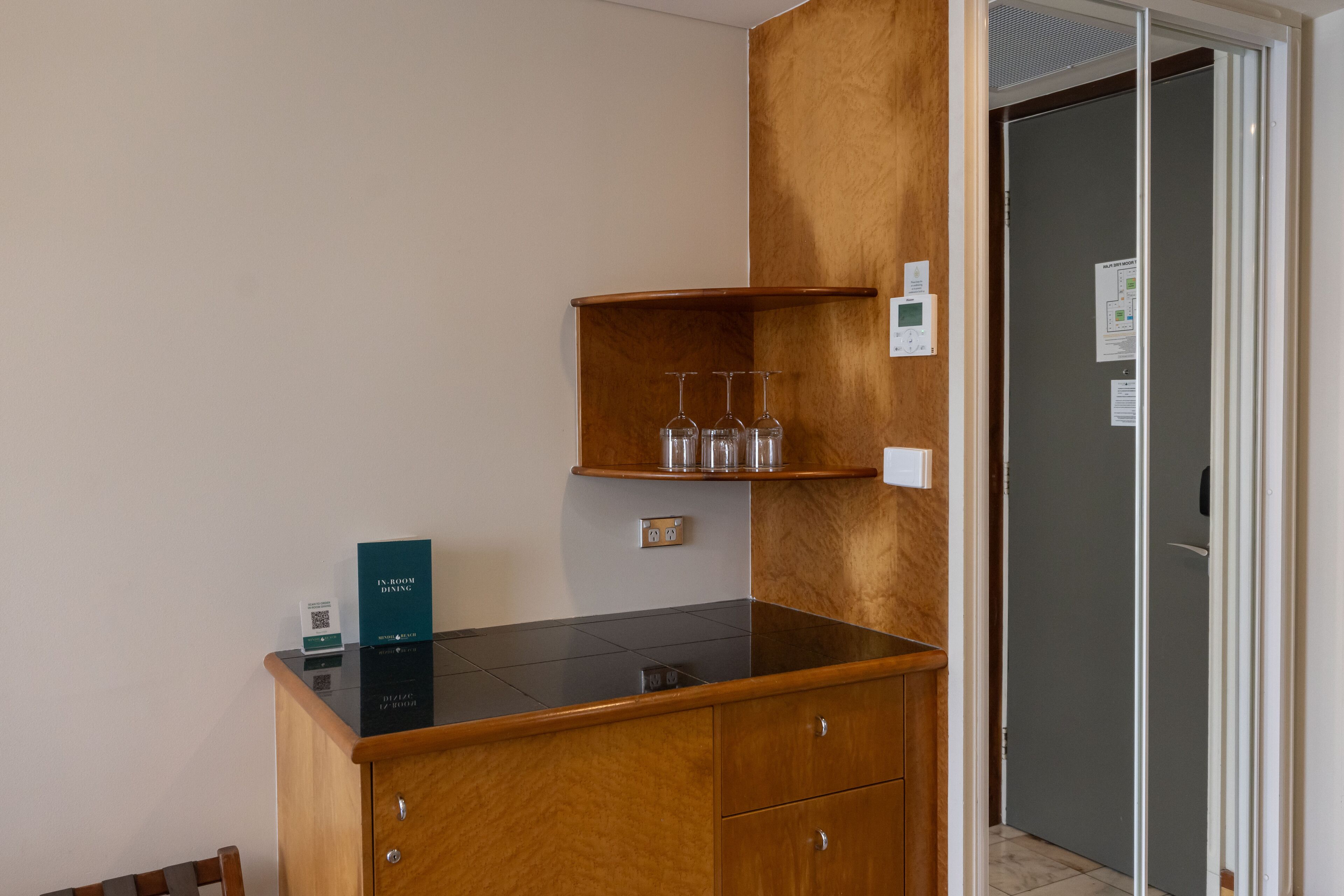 family room (deluxe) | in-room safe, iron/ironing board, free wifi, bed sheets