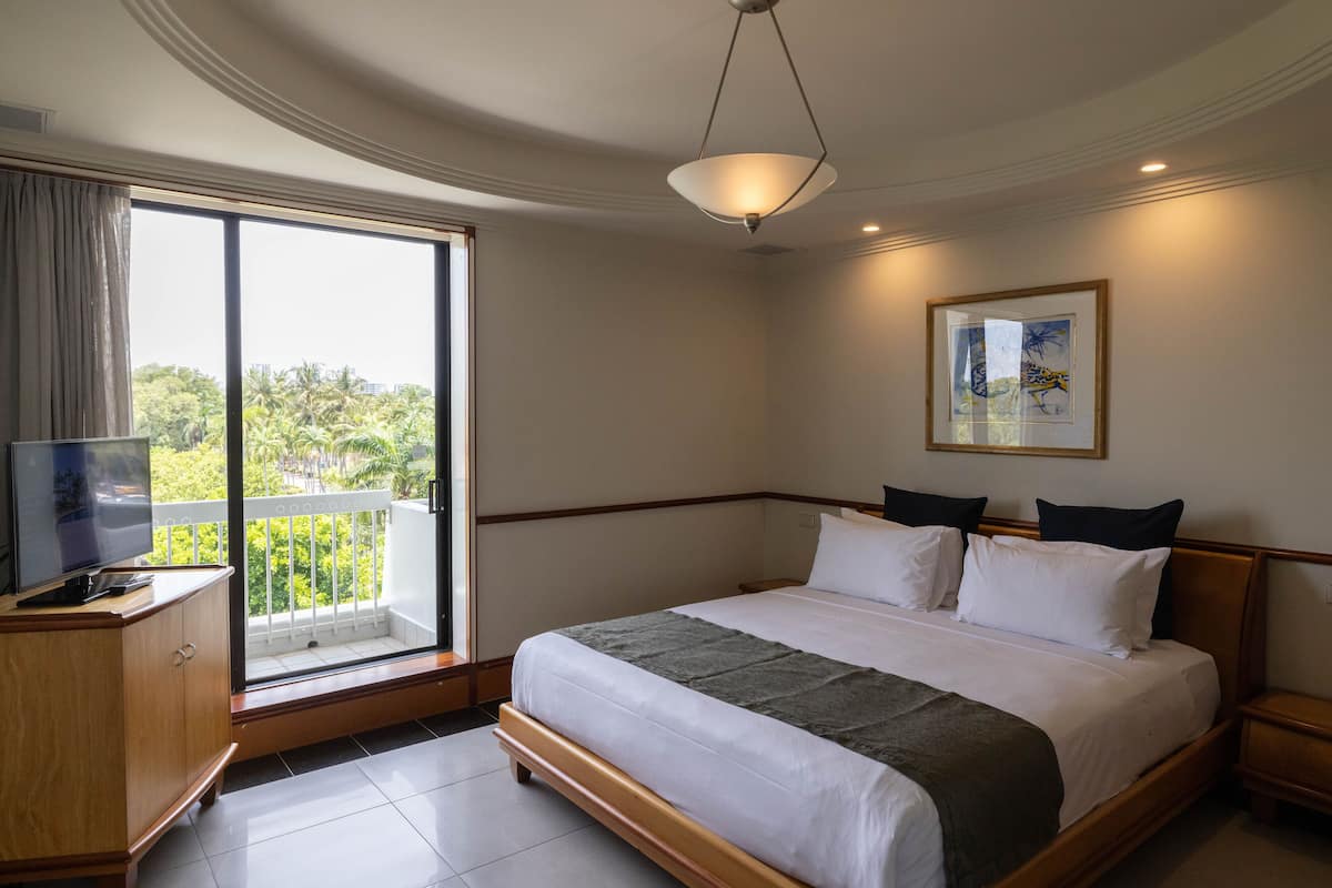 Suite, 1 Bedroom | In-room safe, iron/ironing board, free WiFi, bed sheets