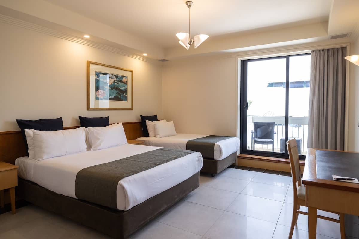 Family Room (Deluxe) | In-room safe, iron/ironing board, free WiFi, bed sheets