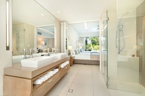 Superior Lagoon Twin Room (Lagoon Pool Swimout | Salle de bain | Douche, articles de toilette (gratuits), séchoir à cheveux