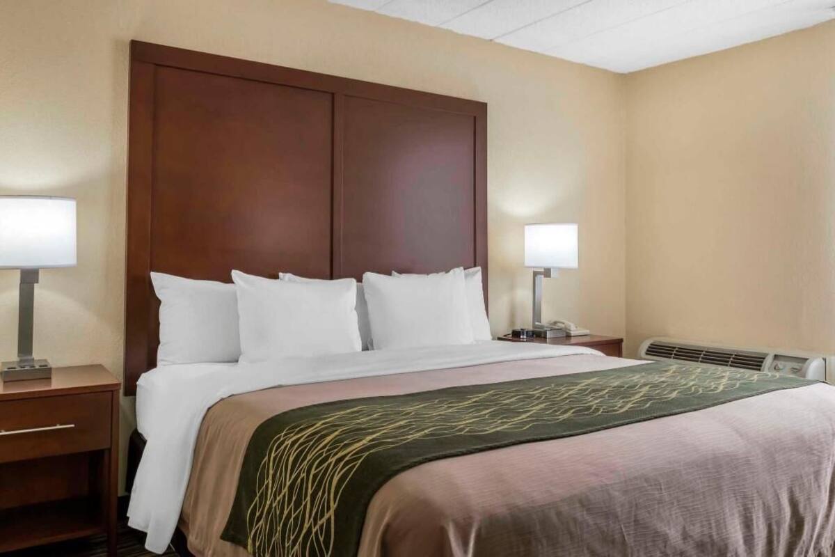 In-room safe, iron/ironing board, free WiFi, bed sheets