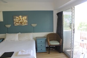 Unclassified image, 5 of 38, button - Paravista Motel (Parap)