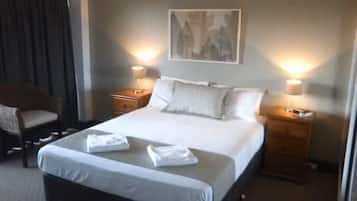 Standard Double Room with Balcony | Pool