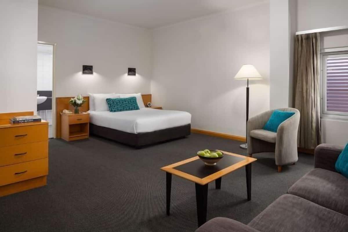 Premium bedding, in-room safe, desk, blackout curtains