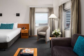 Premium bedding, in-room safe, desk, blackout drapes - Rydges Darwin Central (Darwin)