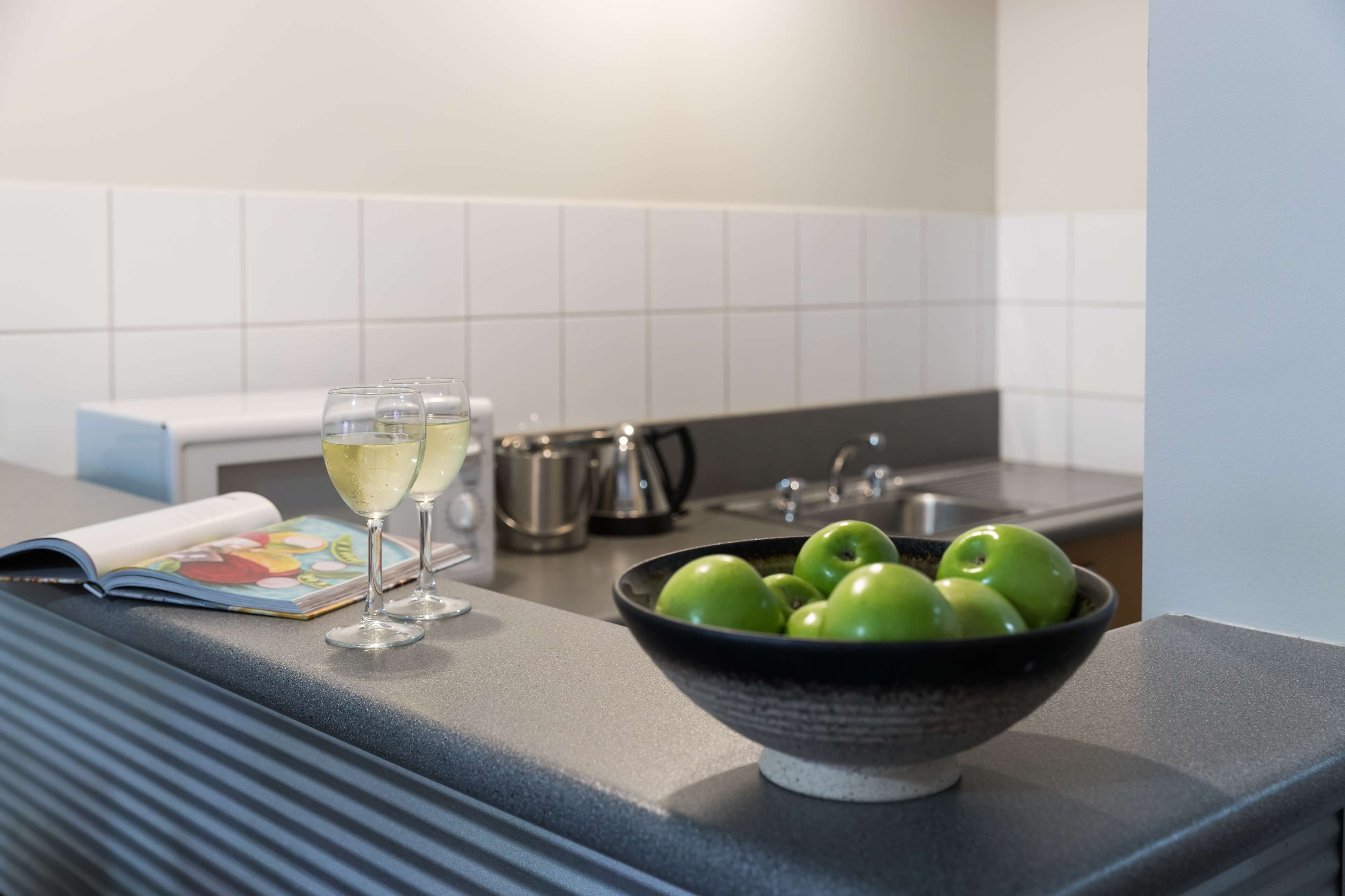 studio (queen) | room amenity