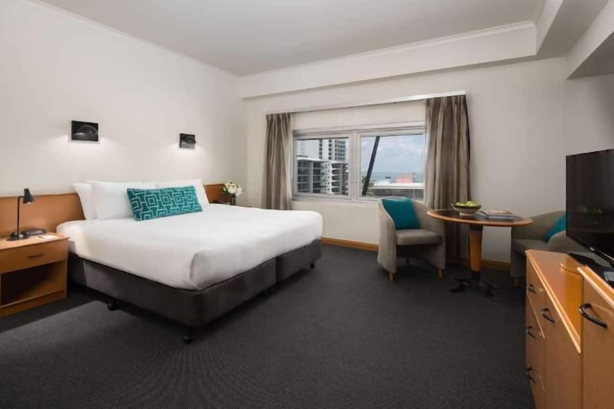 Premium bedding, in-room safe, desk, blackout curtains