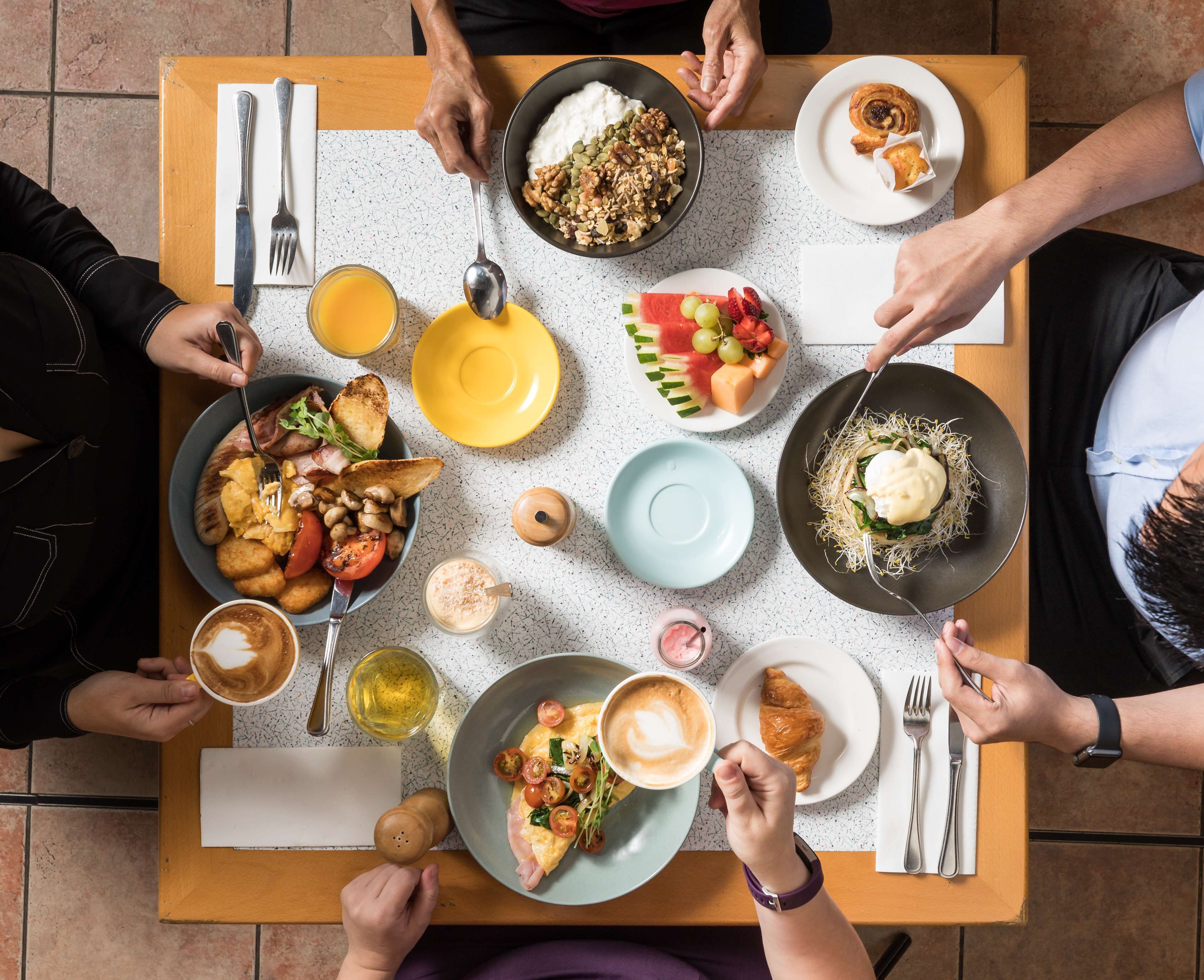 breakfast, lunch and dinner served