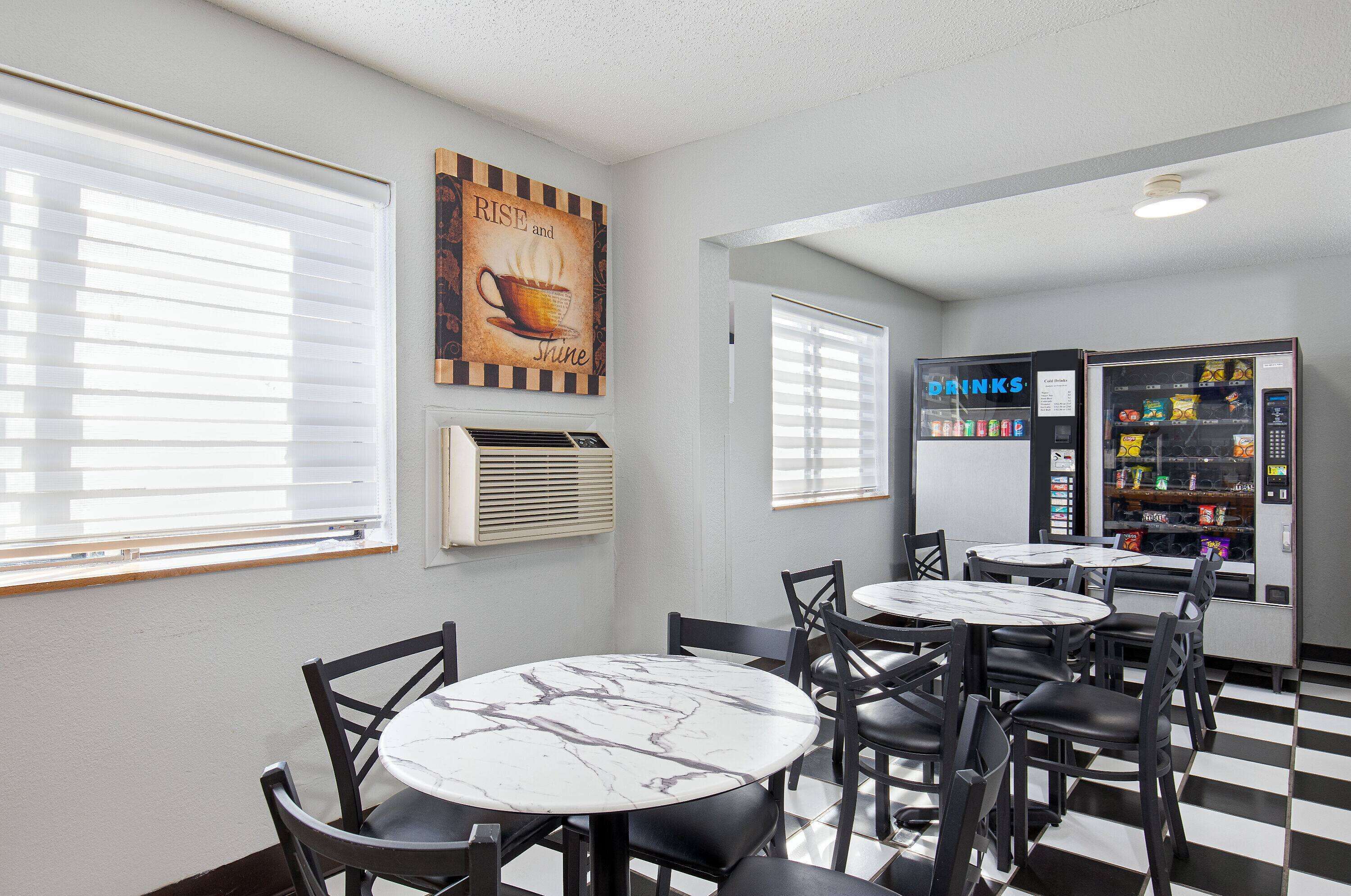 包含每日自助早餐