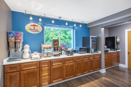 Super 8 by Wyndham Chattanooga Lookout Mountain TN