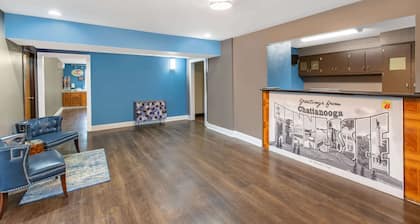 Super 8 by Wyndham Chattanooga Lookout Mountain TN