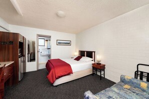 Deluxe Double Room | 1 bedroom, Egyptian cotton sheets, premium bedding, down comforters