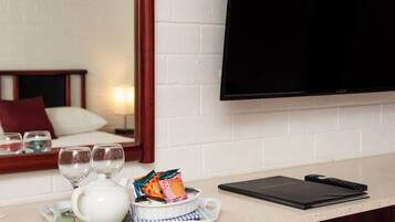 Deluxe Twin Room | Living area