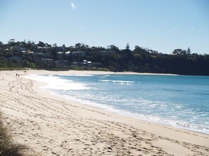 Beach nearby - Pigeon House Motor Inn (Ulladulla)