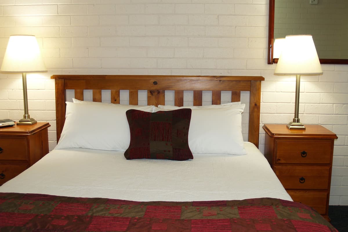 ملاءات من القطن المصري وأغطية فراش متميزة وألحفة محشوة بالريش