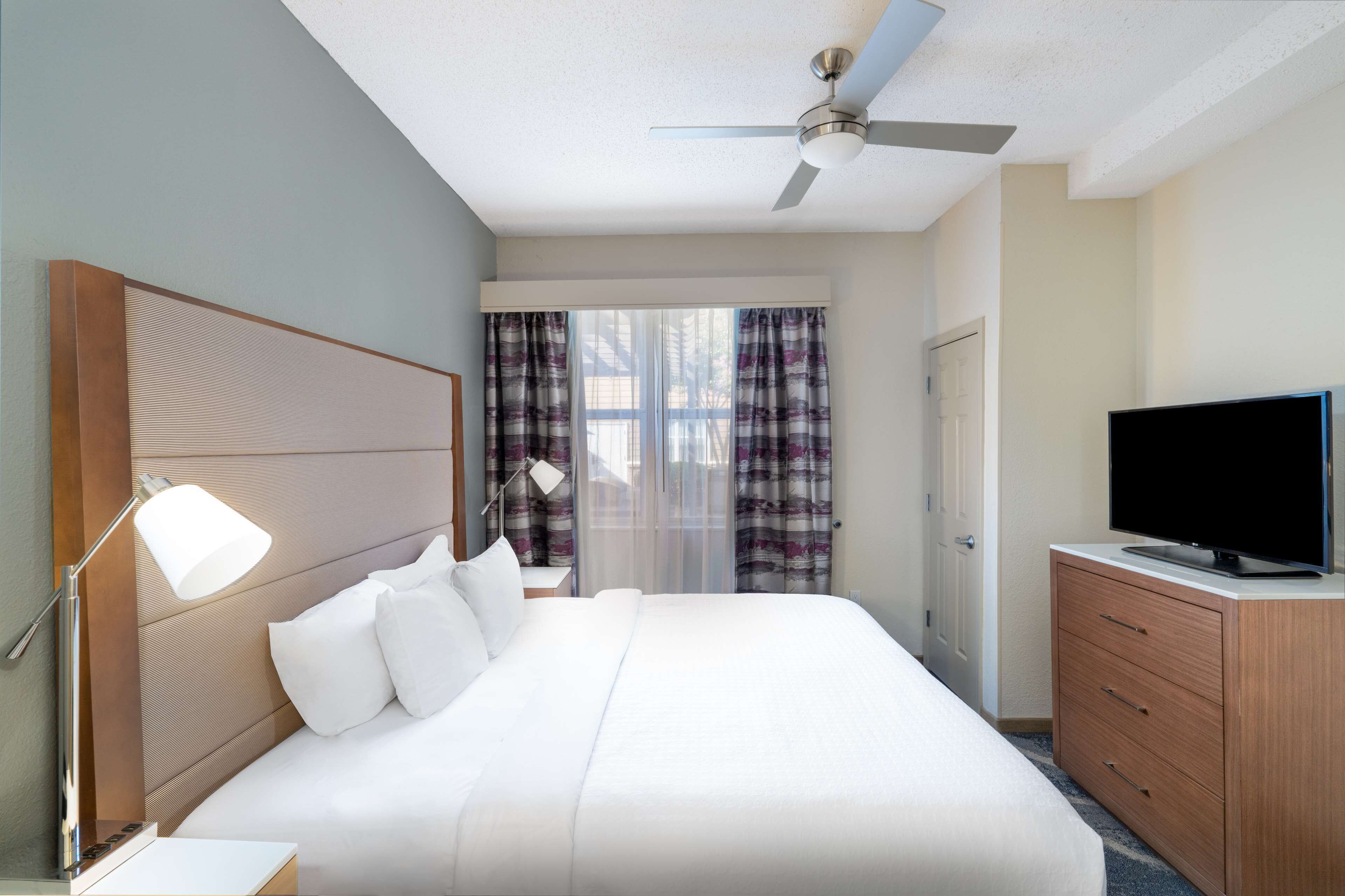 suite, 1 bedroom | premium bedding, in-room safe, desk, iron/ironing board