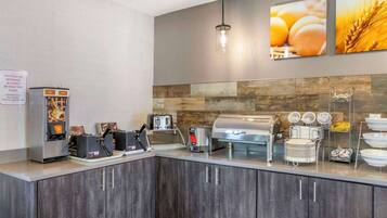 Café da manhã com buffet grátis todos os dias