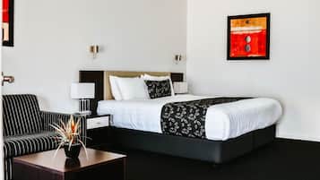 Ropa de cama de alta calidad, colchones con pillow-top y minibar