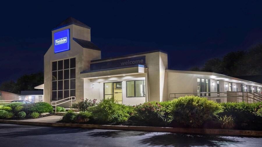 Travelodge by Wyndham Essington / Philadelphia Airport