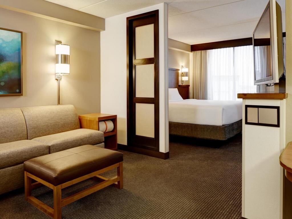 Egyptian cotton sheets, premium bedding, pillowtop beds, in-room safe