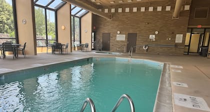 AmericInn by Wyndham Memphis East