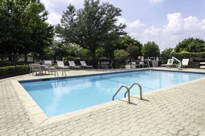 Outdoor pool, pool loungers