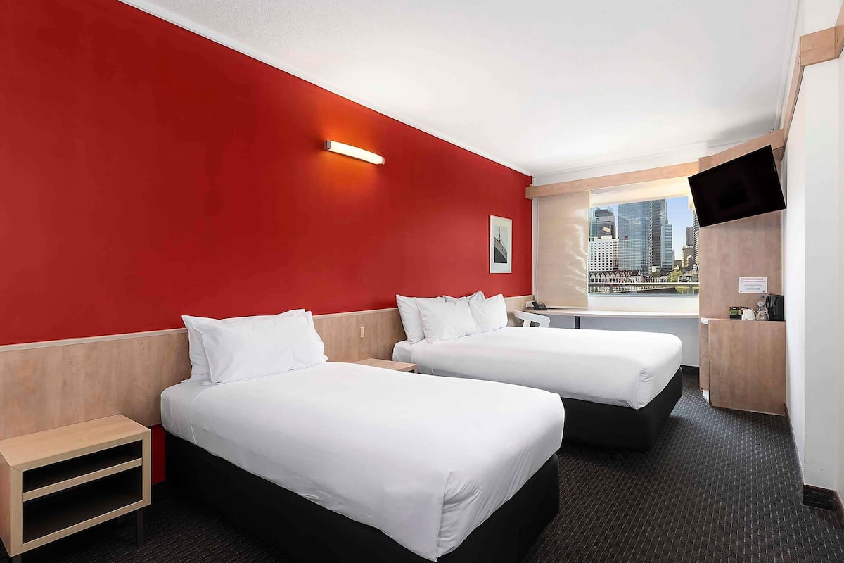 Superior Room, 1 Queen Bed and 1 Twin Bed (City Skyline)