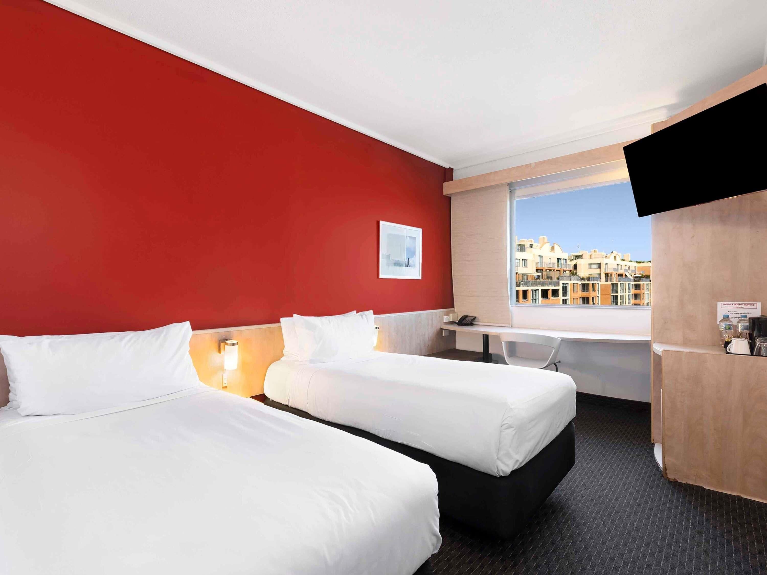 Standard Room, 2 Single Beds (Pyrmont View) | In-room safe, desk, blackout curtains, iron/ironing board