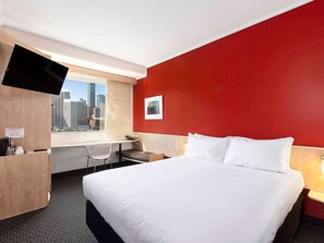 Superior Room, 1 Queen Bed (Darling Harbor Facing)