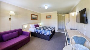 Deluxe Room, 1 Queen Bed with Sofa bed