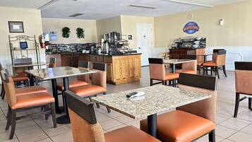 Café da manhã continental grátis todos os dias