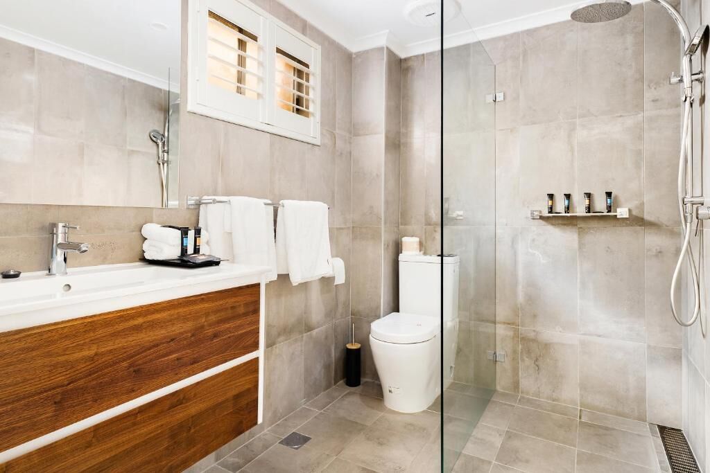 Superior Family Room (newly refurbished) | Bathroom | Free toiletries, hair dryer, towels