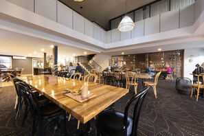 Breakfast, lunch and dinner served - Panorama Bathurst (Bathurst)
