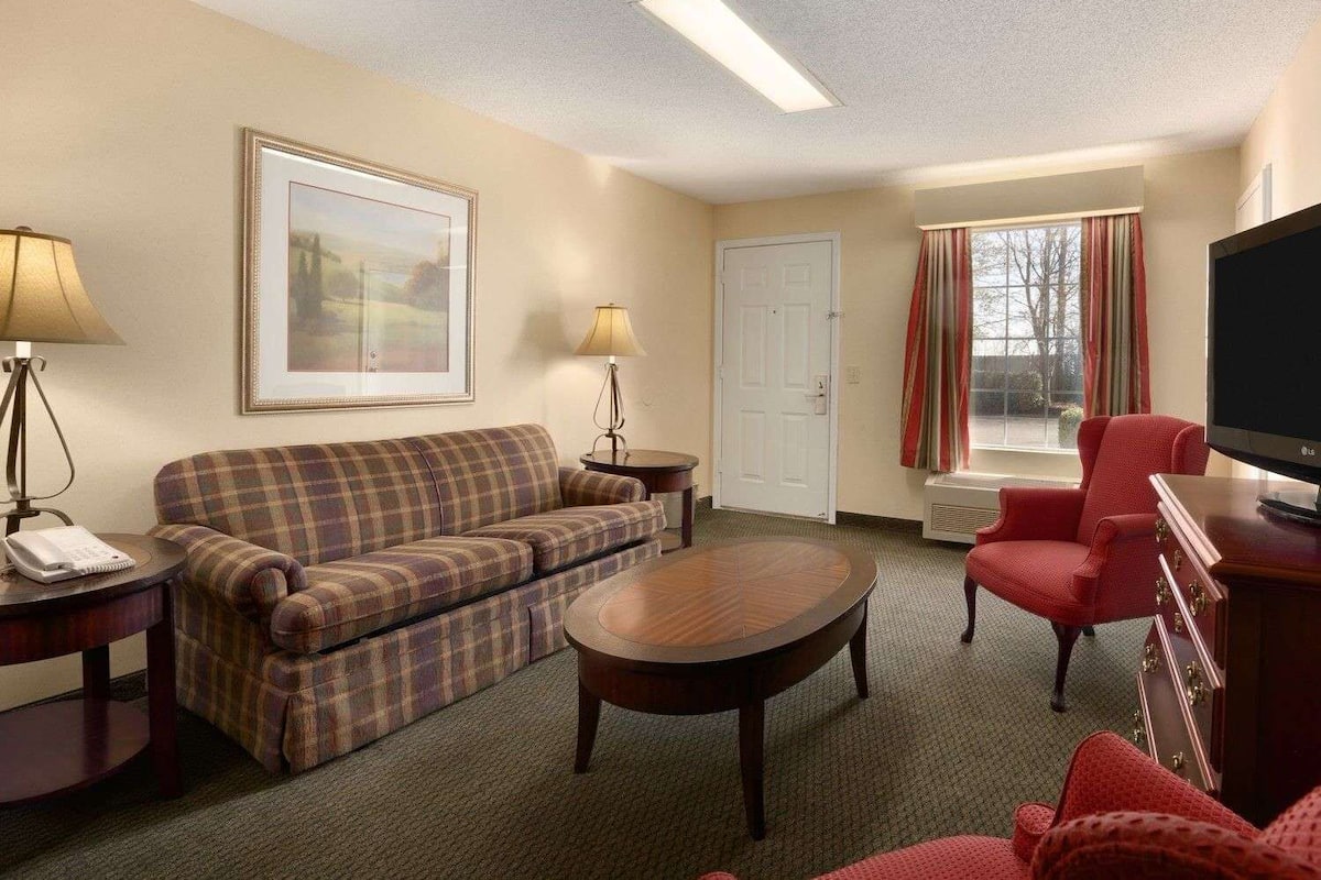 Living area | Flat-screen TV