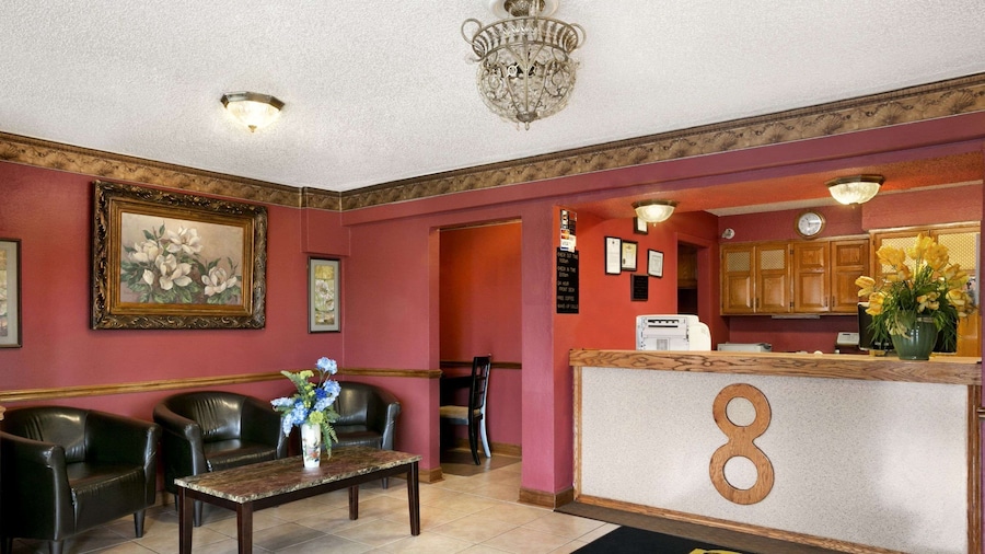 Super 8 by Wyndham New Castle