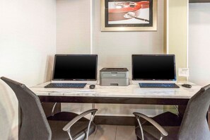 Business centre - Comfort Inn Memphis Airport West (Memphis)