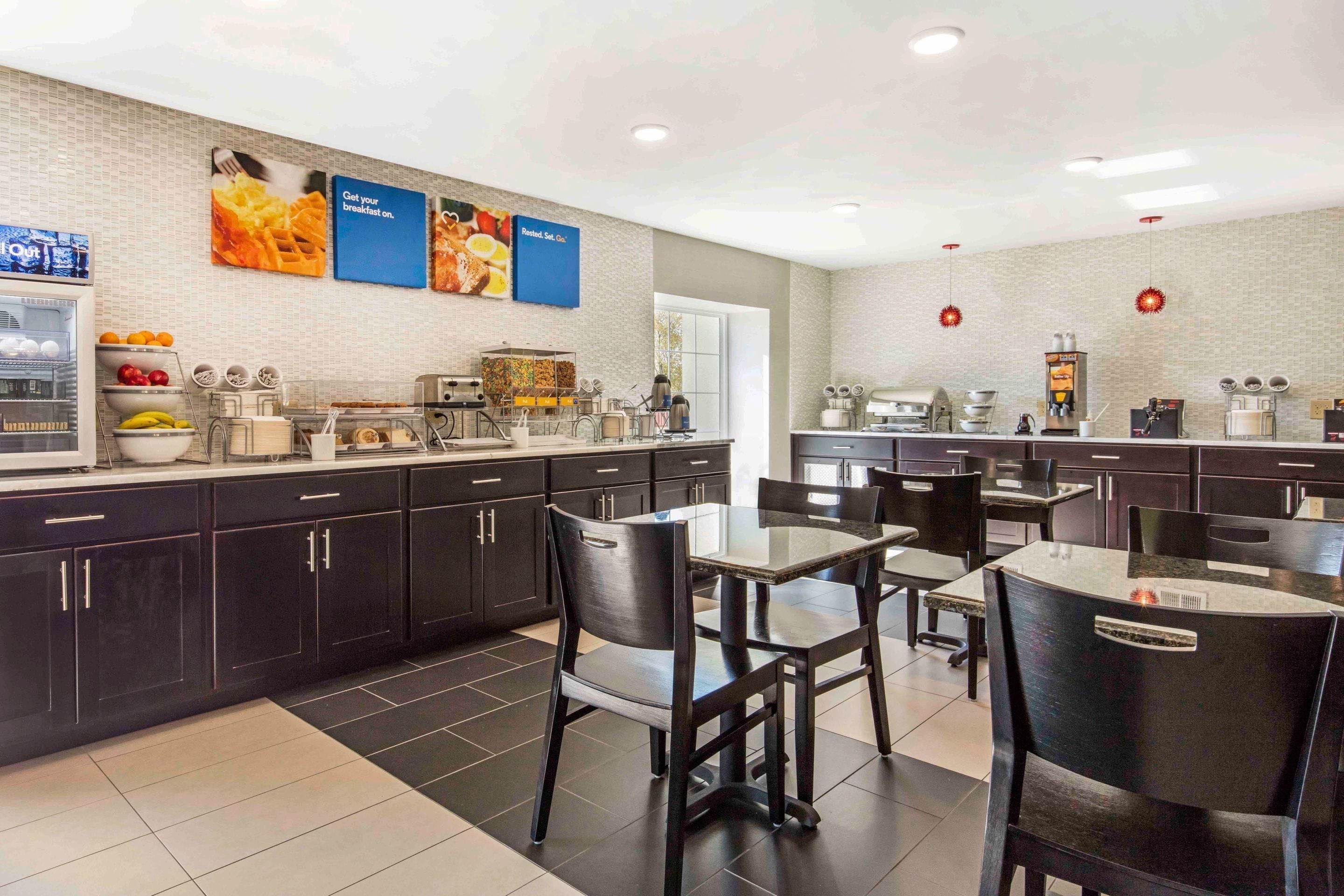 free daily continental breakfast