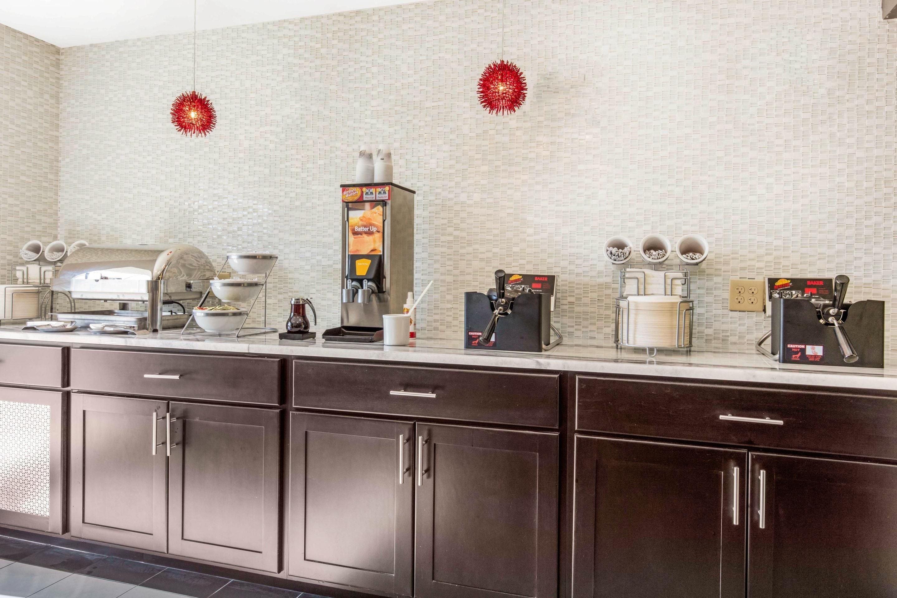 free daily continental breakfast