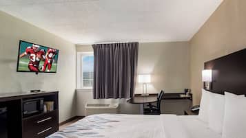 Escritorio, cortinas blackout, wifi gratis y ropa de cama