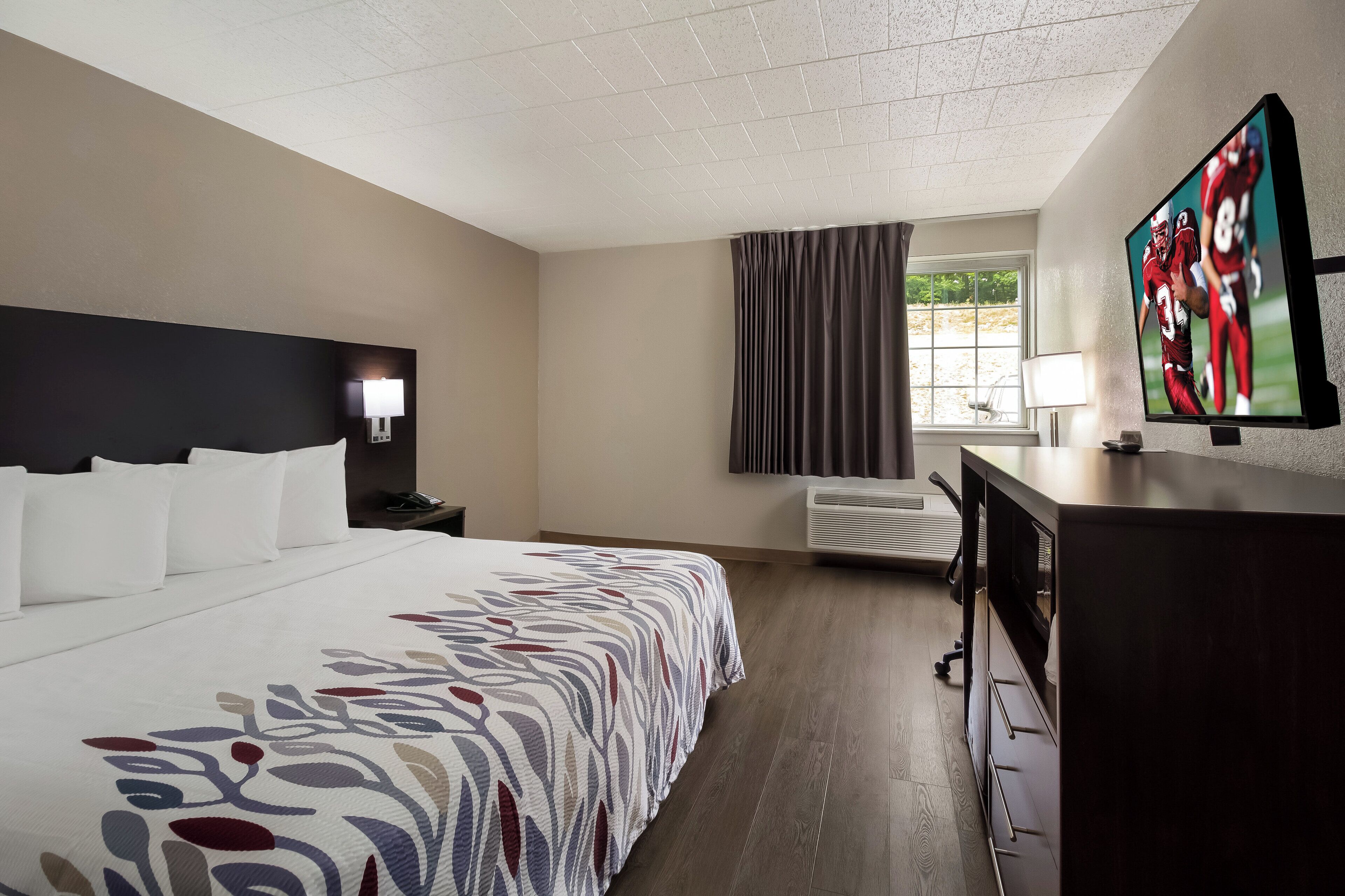 Habitación superior, 1 cama de matrimonio grande, no fumadores, cocina básica | Escritorio, cortinas opacas, wifi gratis y ropa de cama