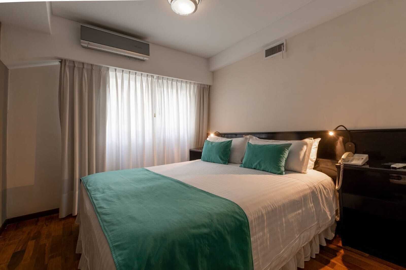 1 soverom, sengetøy av topp kvalitet, senger med overmadrass og minibar