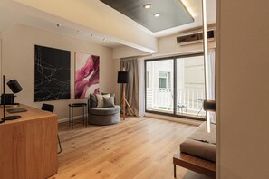 Diamond Premier | บริเวณนั่งเล่น | ทีวีจอแอลซีดี 32 นิ้ว พร้อมช่องเคเบิล