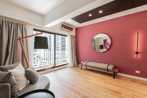 1 bedroom, premium bedding, pillowtop beds, minibar