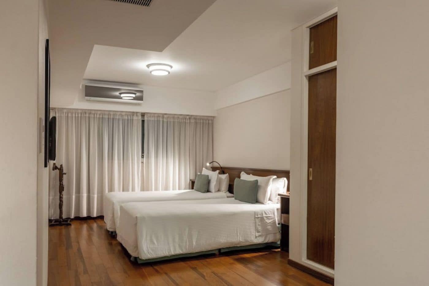 executive room | 1 bedroom, premium bedding, pillow-top beds, minibar