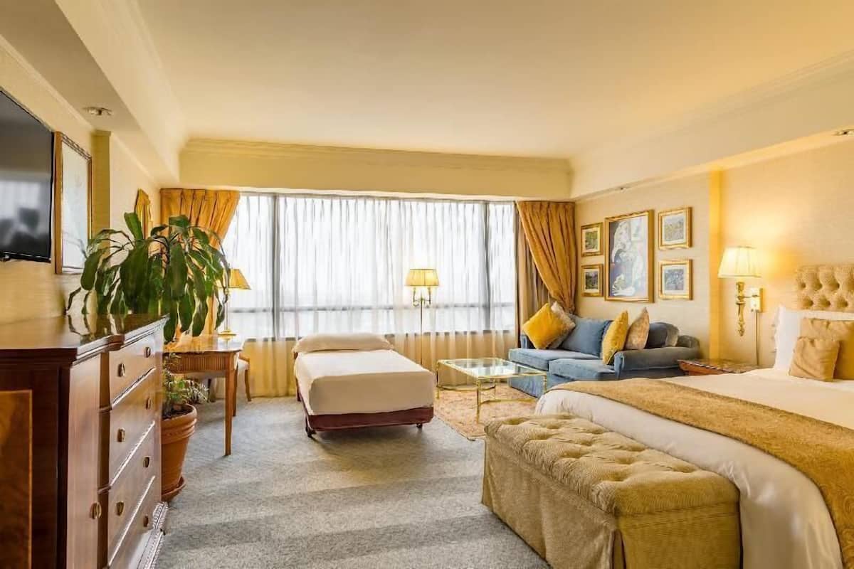 Roupas de cama premium, camas Select Comfort, frigobar