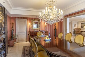 Presidential Suite, 3 Bedrooms, Non Smoking, City View | Private kitchen