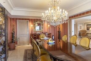 Presidential Suite, 3 Bedrooms, Non Smoking, City View | Private kitchen